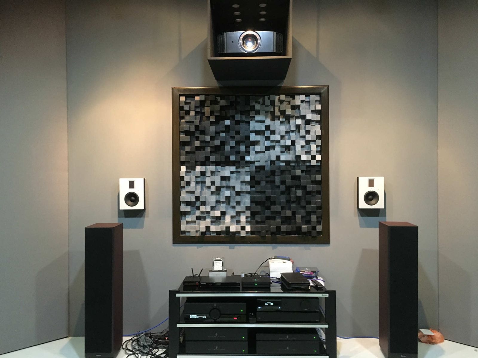 Ohmsound Showroom