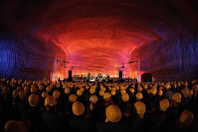 Queens of the Stone Age performing.